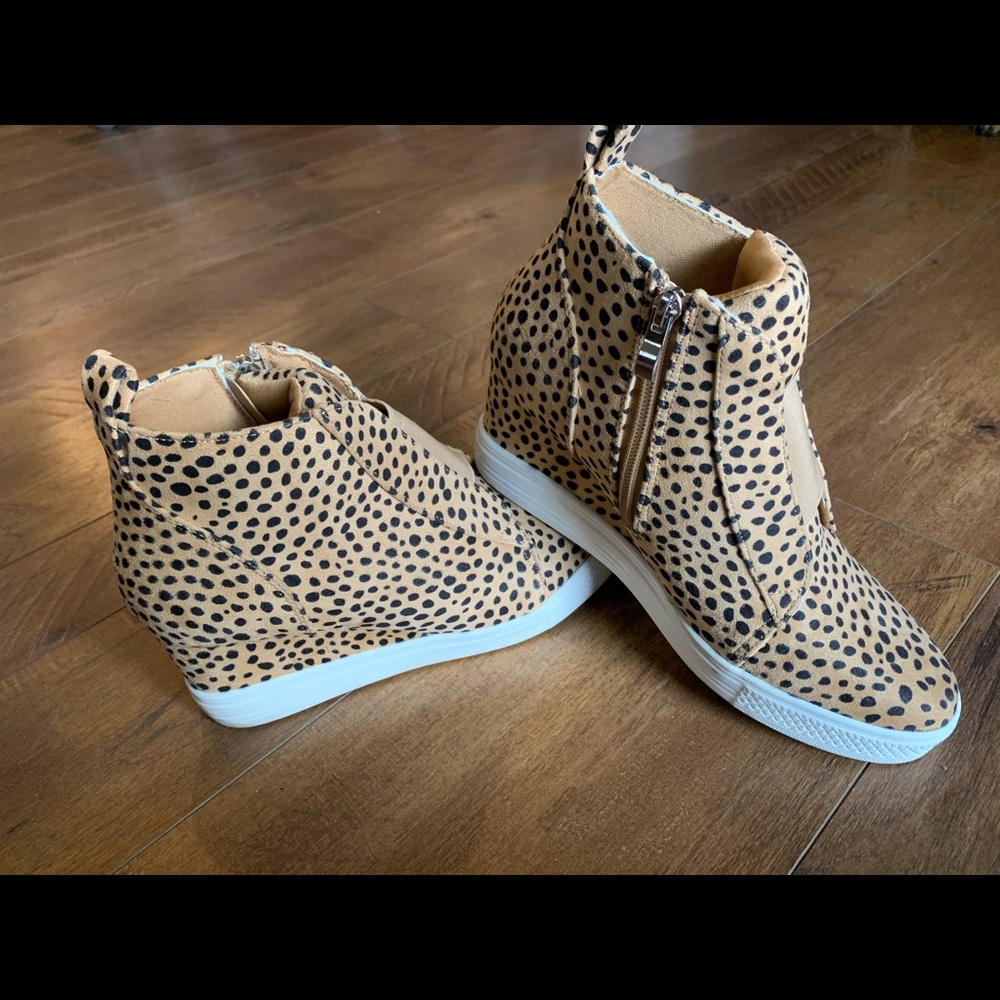 Wedge sneakers